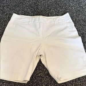 Apt. 9 Women's Classic White Bermudas